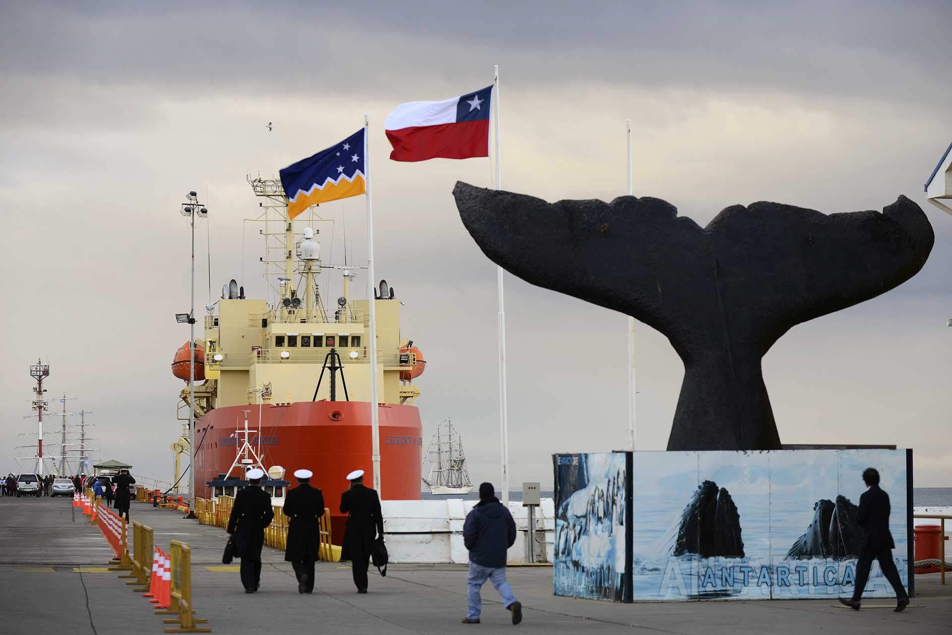 El puerto chileno de Punta Arenas, del que parten los barcos que recorren la Tierra del Fuego y la Antártida / Foto: Alfons Rodríguez