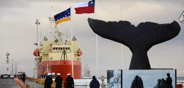 El puerto chileno de Punta Arenas, del que parten los barcos que recorren la Tierra del Fuego y la Antártida / Foto: Alfons Rodríguez