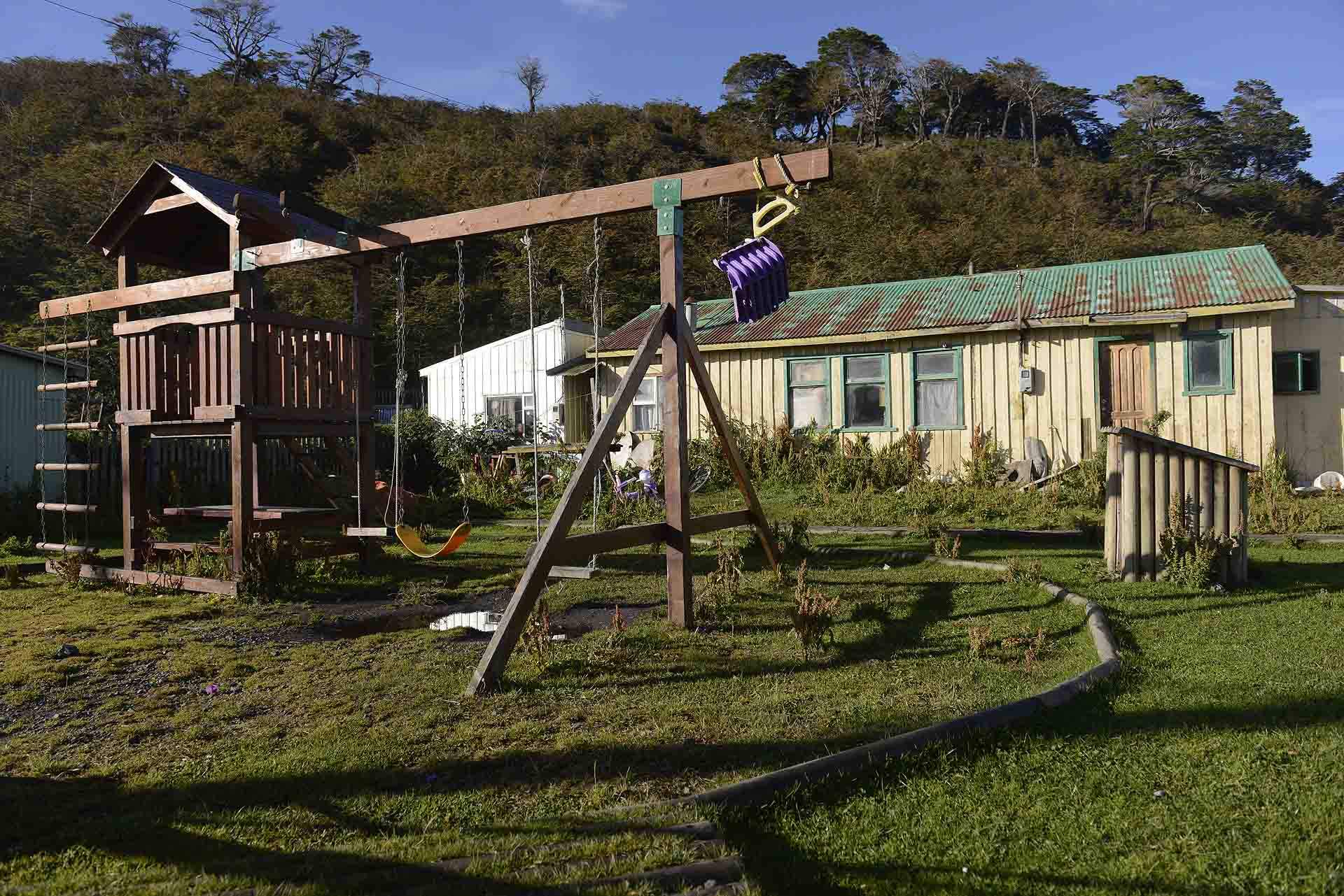 Asentamiento de Villa Ukika, junto a Puerto Williams (Chile), donde residen los últimos miembros de esta etnia / Foto: Alfons Rodríguez