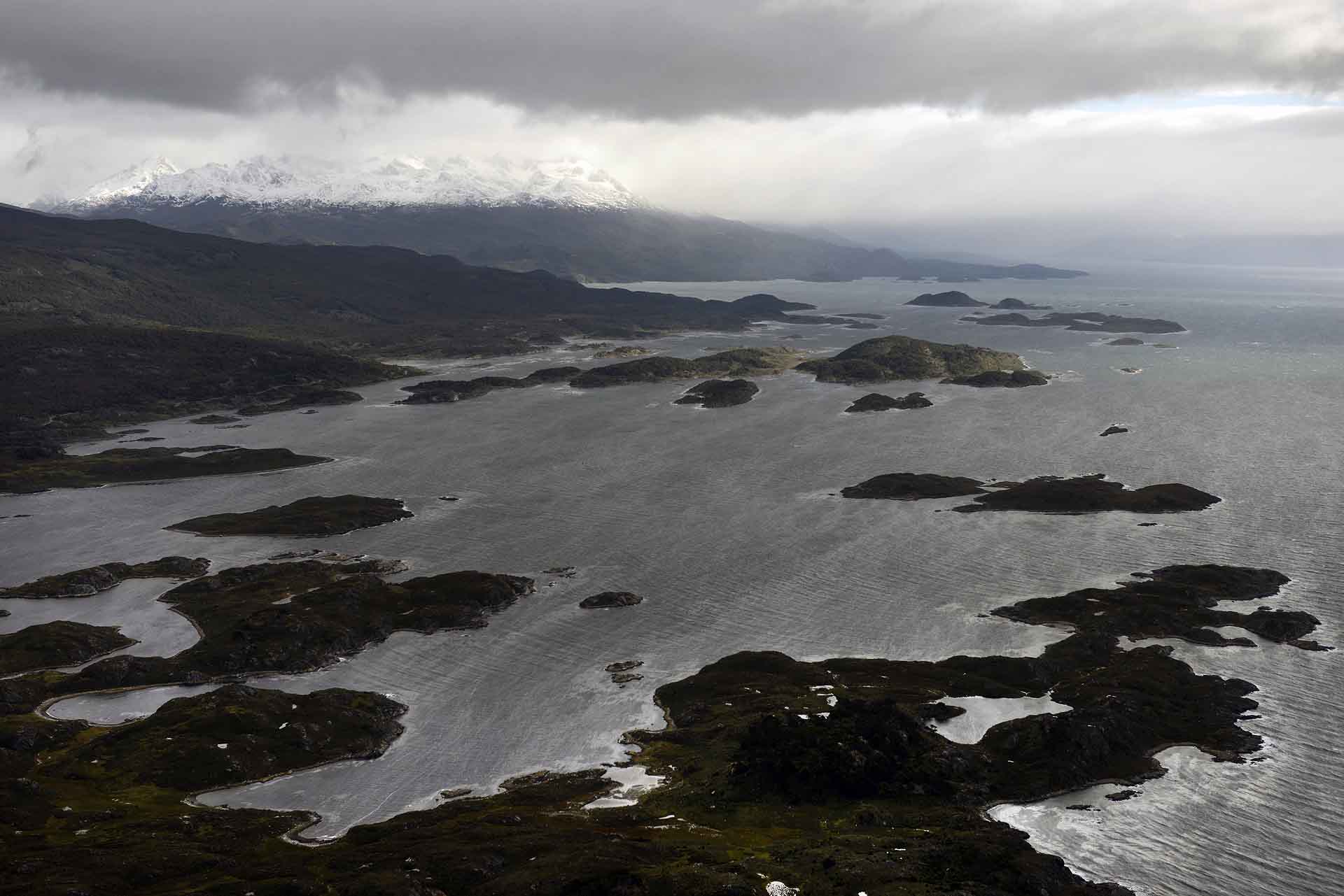 El canal de Beagle, llamado así en honor del buque británico en el que Charles Darwin llegó a esta parte del mundo / Foto: Alfons Rodríguez