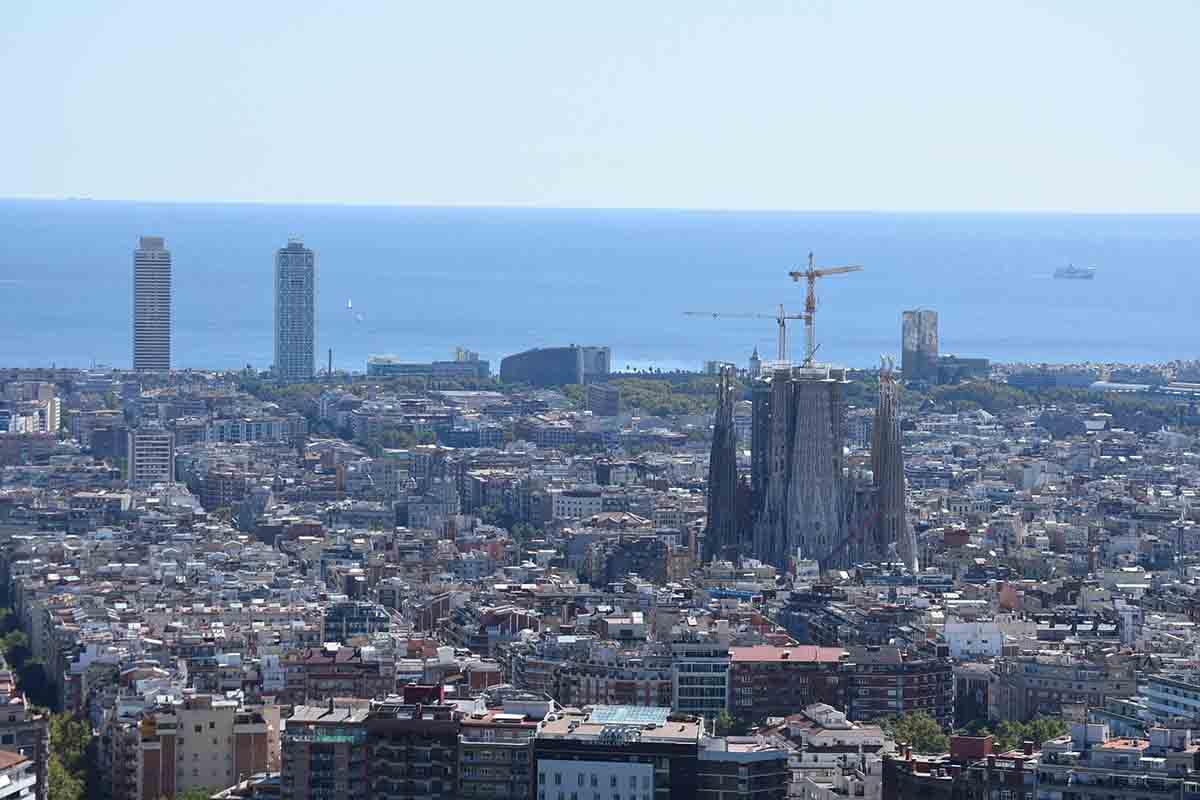 Ciudades resilientes sin dejar a nadie atrás. Vista de la ciudad de Barcelona / Foto: Pixabay