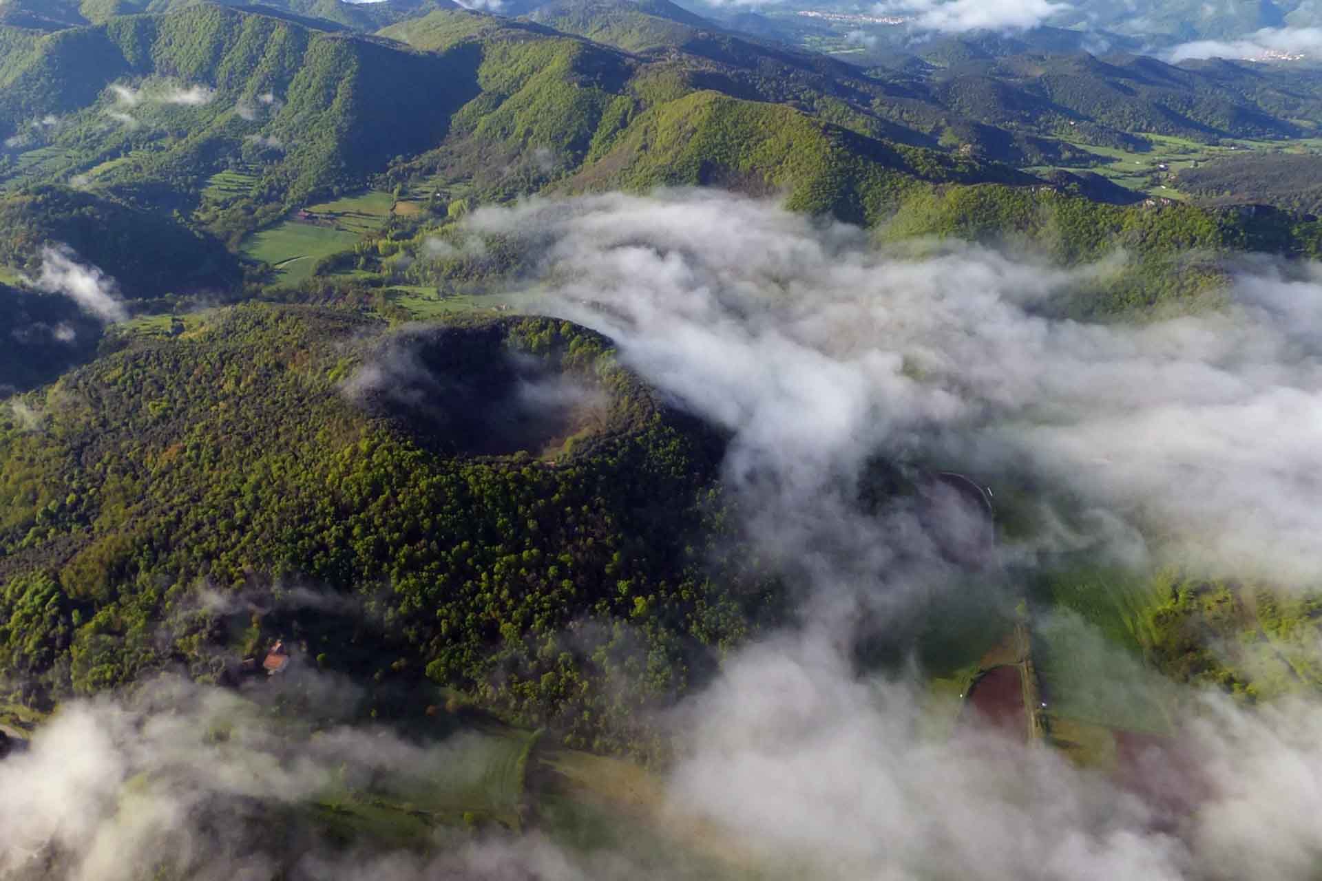 De todos los volcanes de la Garrotxa, el volcán Santa Margairda es uno de los más conocidos y visitados / Foto: turismegarrotxa.com