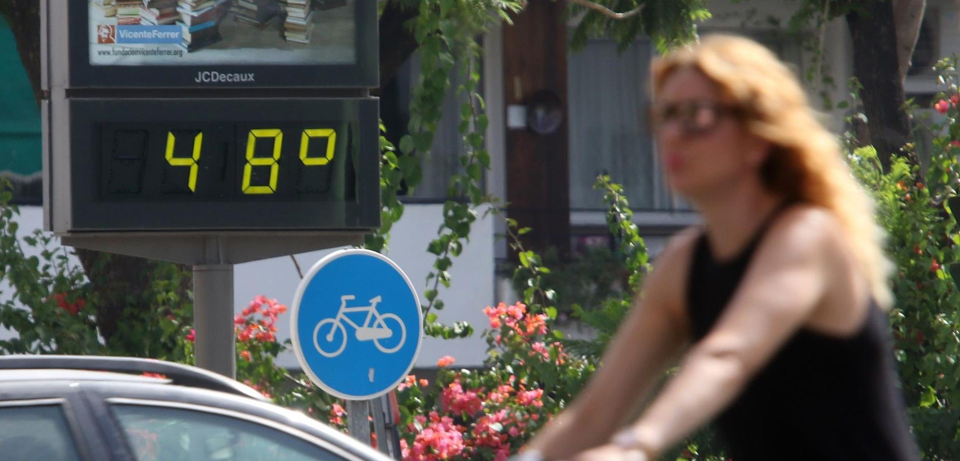 Un termómetro callejero durante una de las recientes olas de calor / Foto: Archivo - EP