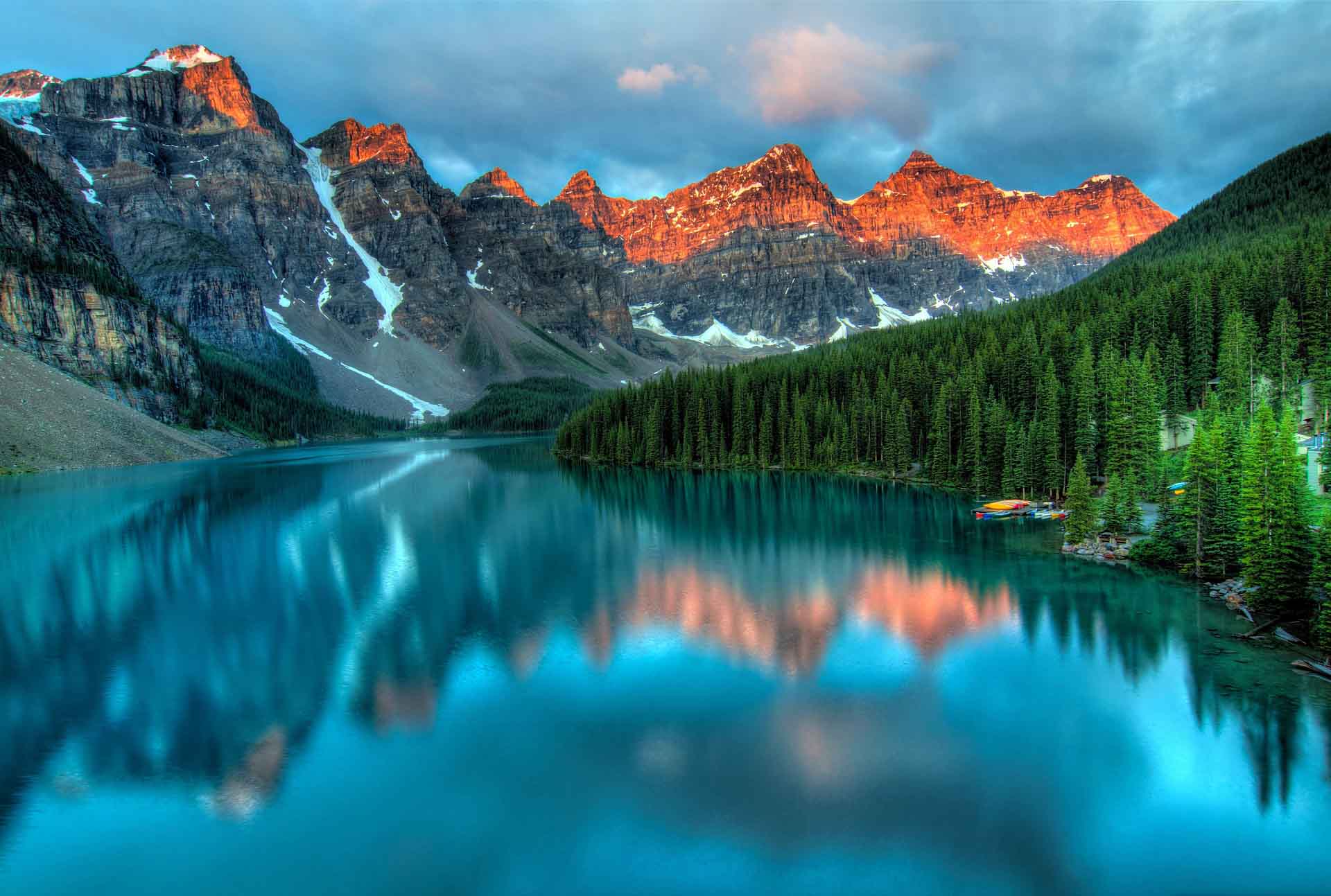 Parque Nacional Banff ubicado en las Montañas Rocosas, en Alberta (Canadá)