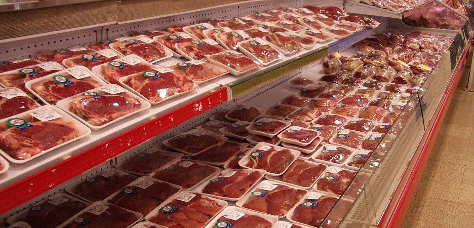 Los aditivos que llevan muchas carnes procesadas tienen efectos nocivos / Foto: Karamo
