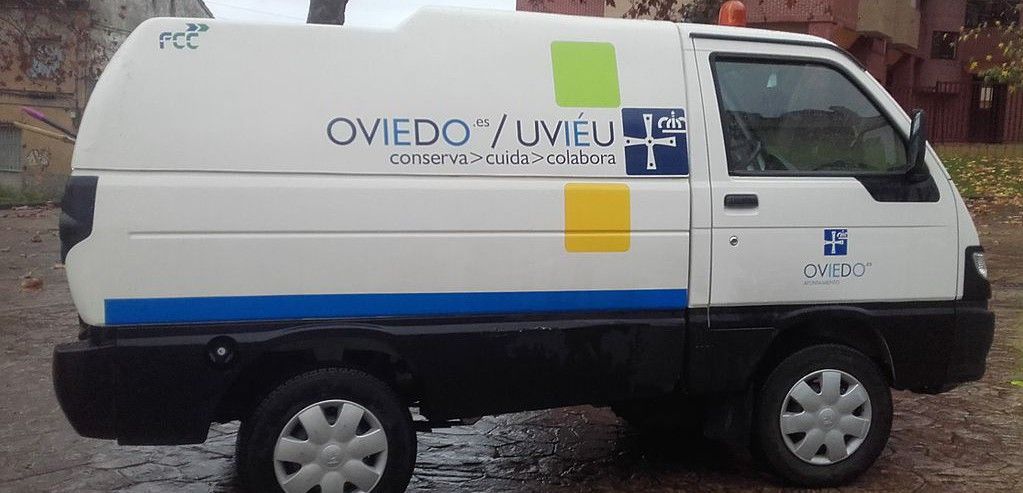 Vehículo de los servicios de limpieza urbana de Oviedo / Foto: Wikipedia
