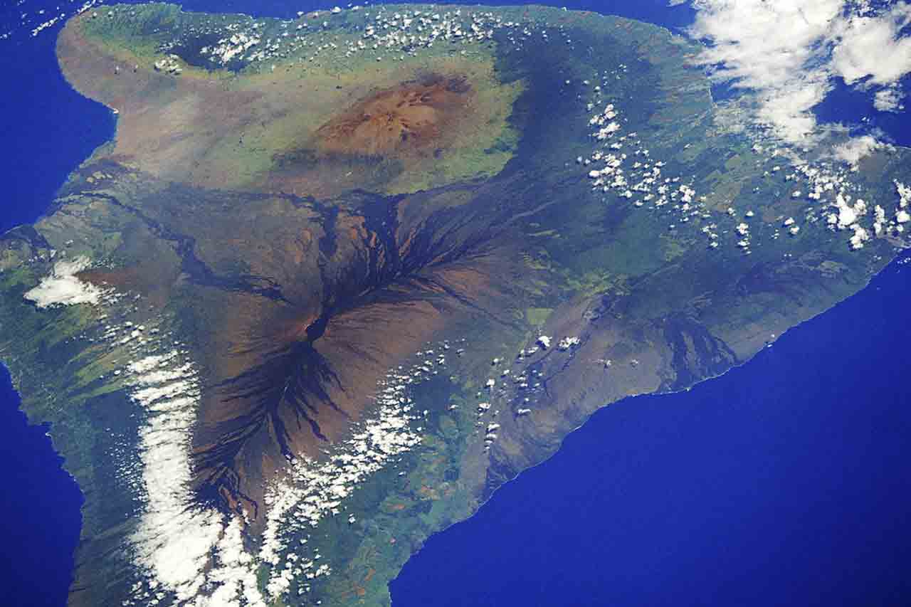 Vista aérea del Mauna Loa, el volcán más grande del mundo, en Hawái (EE UU) / Foto: Wikimedia