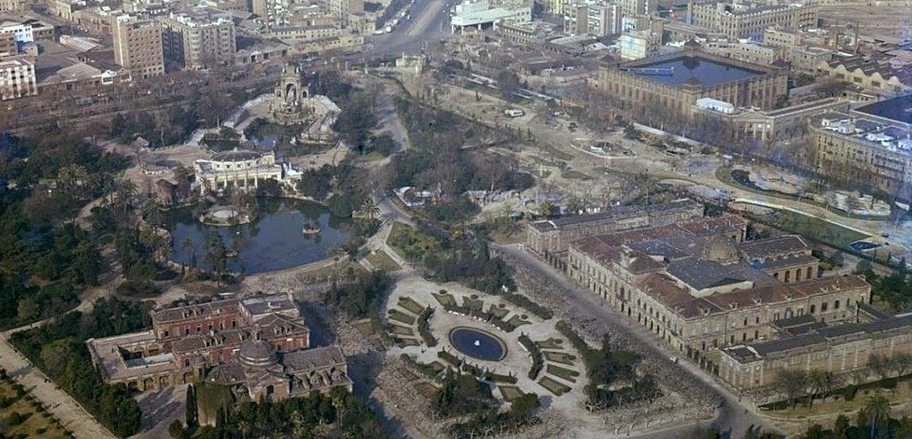 Vista aérea del Parc de la Ciutadella, con el zoológico a la derecha, detrás del Parlament / Foto: Viquipèdia