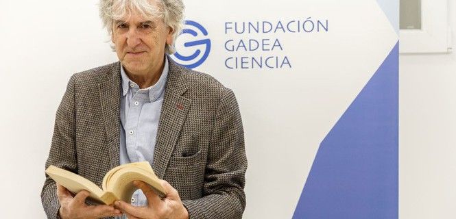 El científico durante la entrevista / Foto: Álvaro Muñoz Guzmán (SINC)