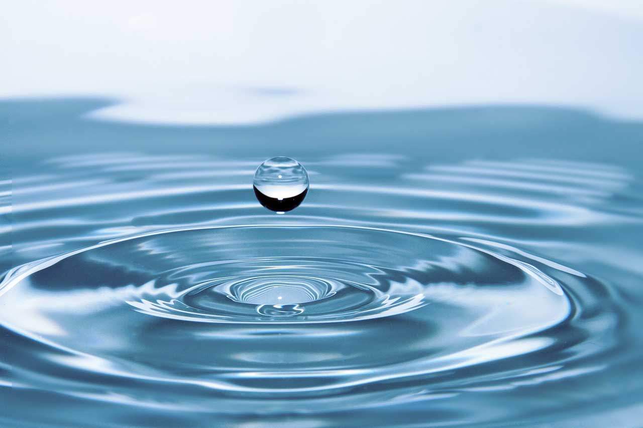 El agua es una sustancia líquida sin olor, color ni sabor, H2O / Foto: Pixabay