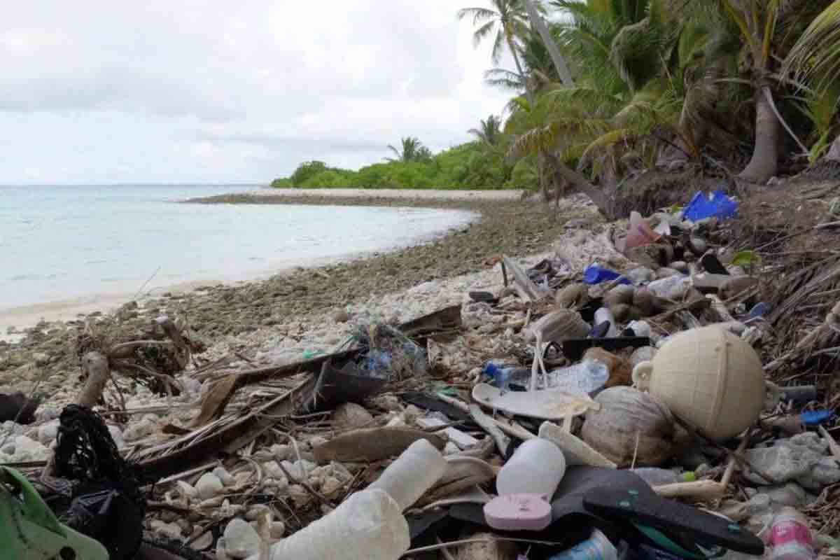La mayoría de basura plástica en playas de Seichelles llega de Asia La mayoría de basura plástica en playas de Seichelles llega de Asia