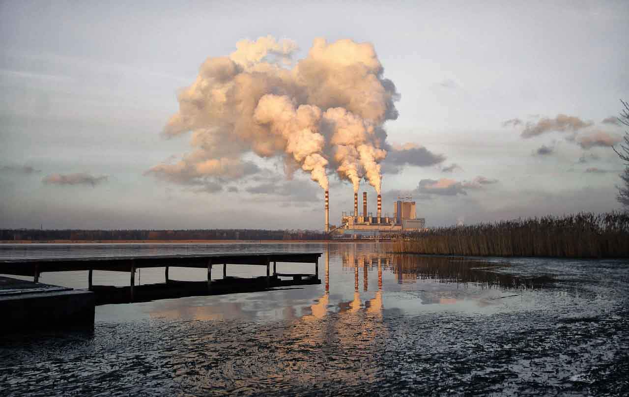 Contaminación de una central eléctrica en Polonia. El consumo de la UE "exporta" los daños medioambientales al Este / Foto: Pixabay