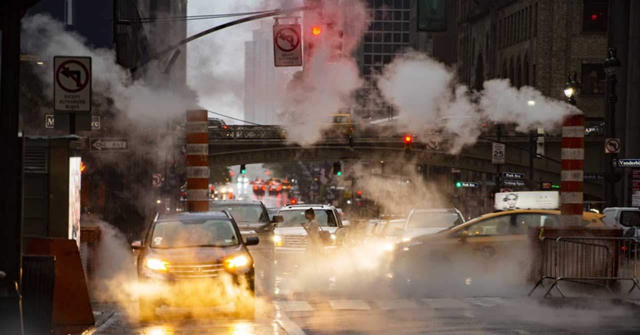 La contaminación atmosférica causa millones de muertes al año / Foto: EP