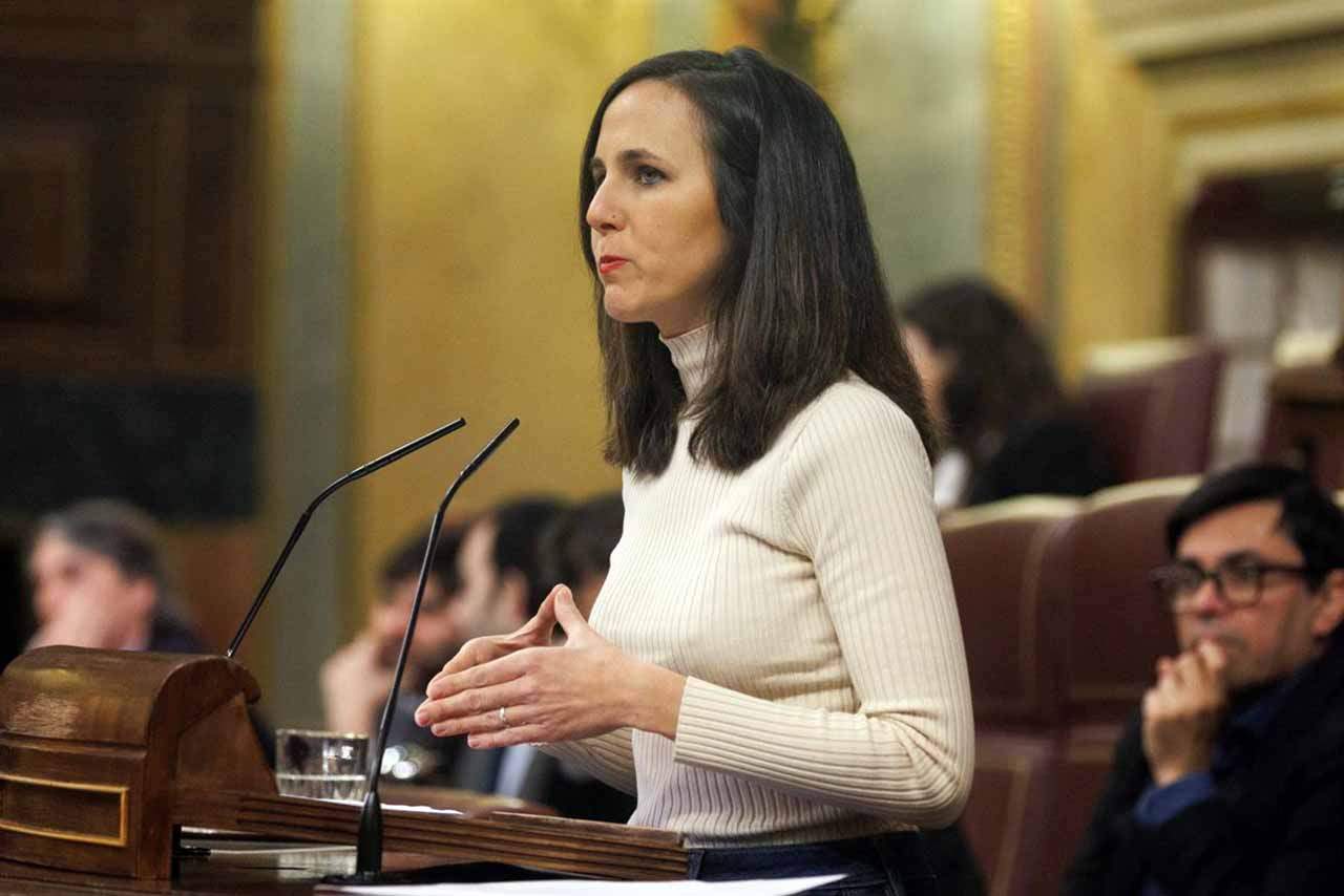 La ministra de Derechos Sociales y Agenda 2023, Ione Belarra, interviene durante una sesión plenaria, a 9 de febrero de 2023, en Madrid (España). El Congreso aprueba la ley de bienestar animal / Foto: EP