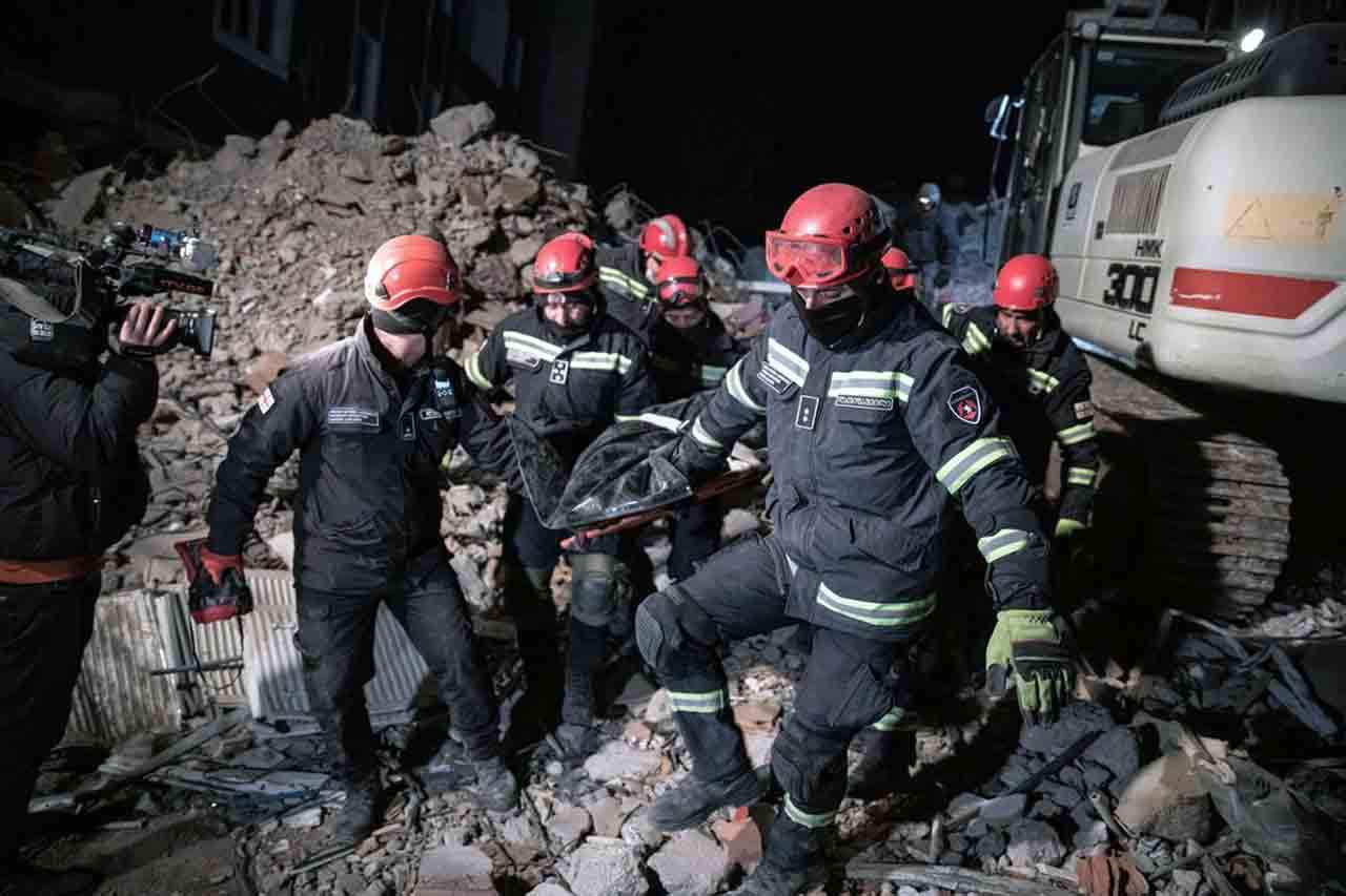 Servicios de rescate en los terremotos de Turquía / Foto: EP
