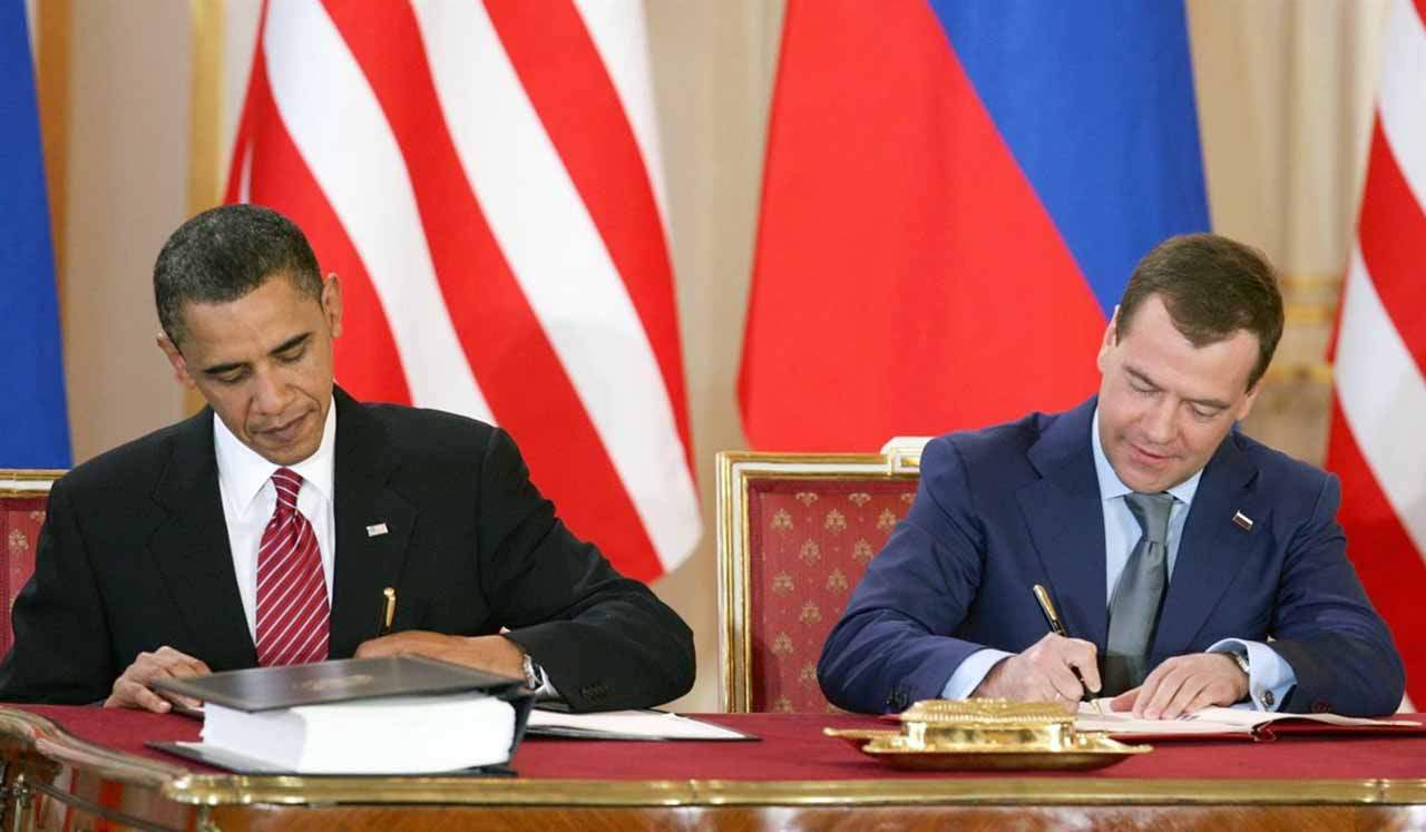 Los presidentes Barack Obama y Dimitri Medvedev firman en 2010 el Nuevo START / Foto: EP