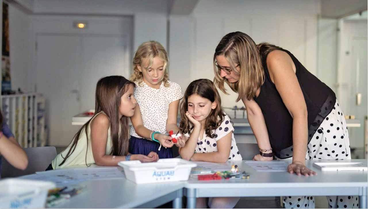 Fomentar vocaciones científicas entre las niñas. La igualdad plena de las niñas / Foto: EP