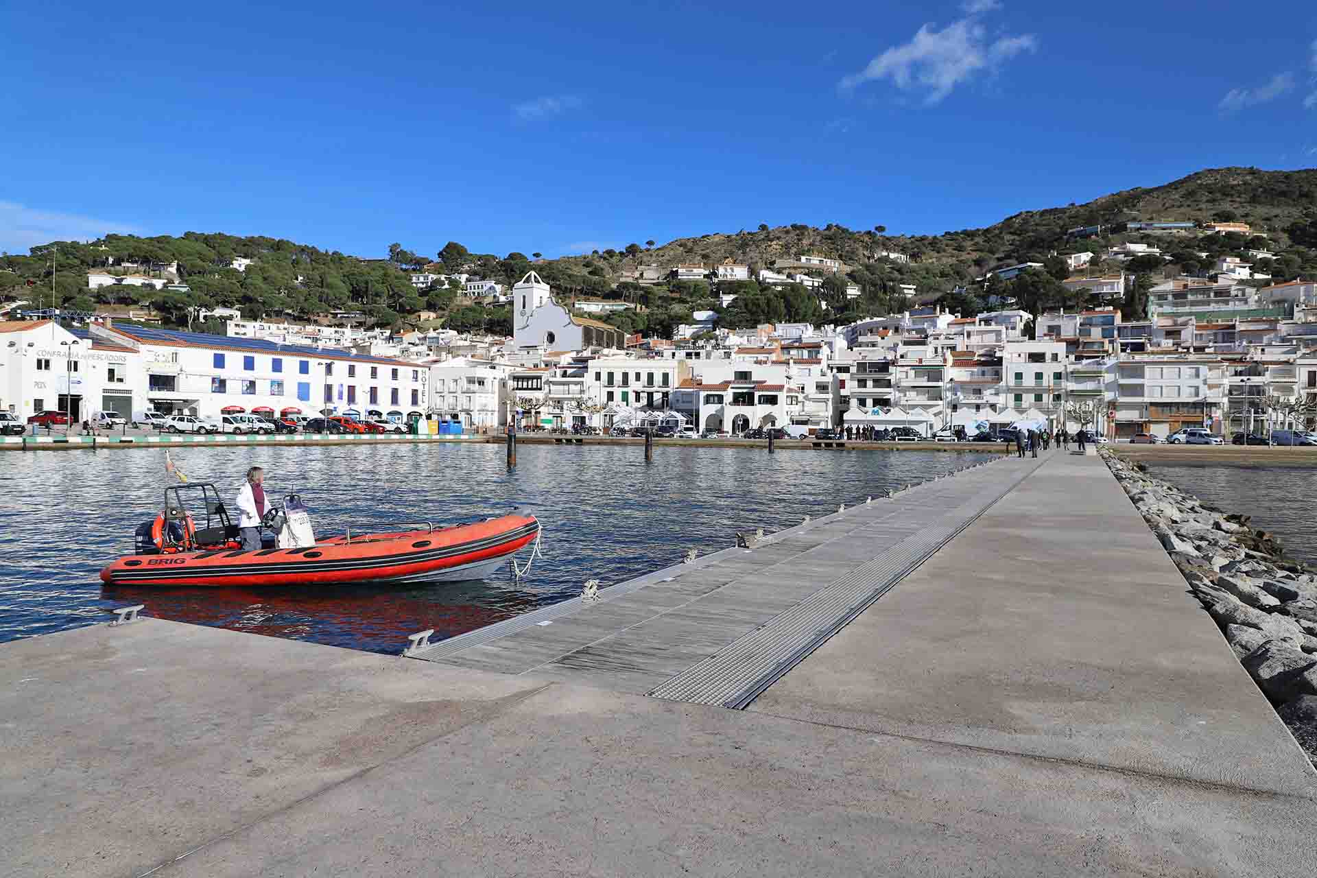 Vista del Moll d’en Balleu, de la localidad ampurdanesa en la que se avistó por primera vez el ejemplar de delfín listado en el Port de la Selva en Catalunya (España) / Foto: FFM - EA