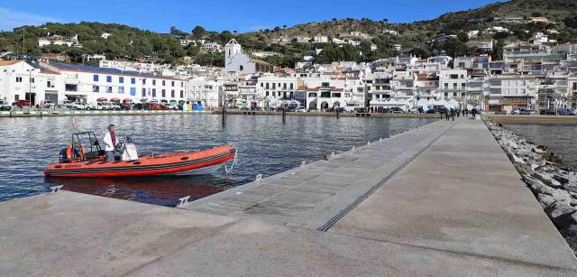 Vista del Moll d’en Balleu, de la localidad ampurdanesa en la que se avistó por primera vez el ejemplar de delfín listado en el Port de la Selva en Catalunya (España) / Foto: FFM - EA