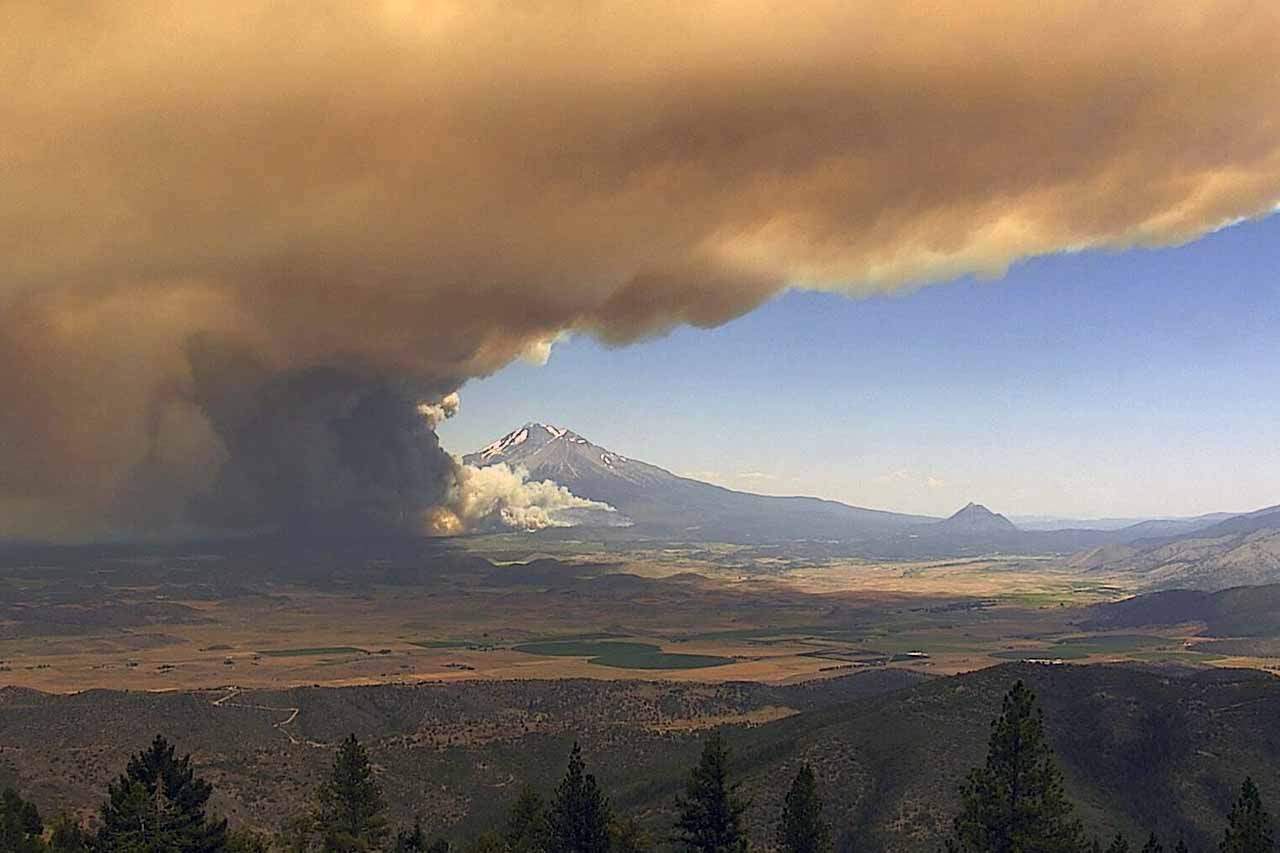 Incendio forestal cerca del Monte Shasta, en California (EE UU), el 18 de junio de 2021 / Foto: Wikimedia