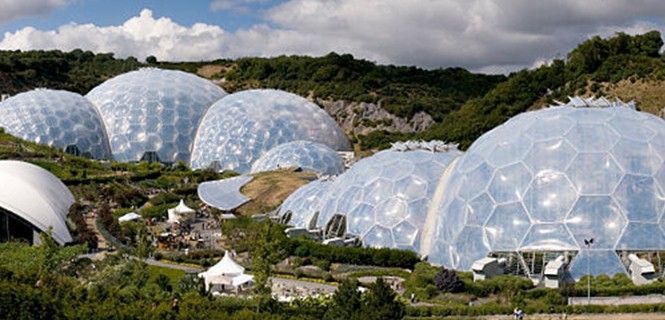 El complejo está formado por ocho cúpulas termoplásticas  / Foto: Eden Project