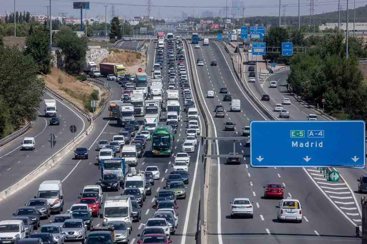 Nuestros coches son ineficientes, ‘desperdician’ dos tercios de su combustible / Foto: EP