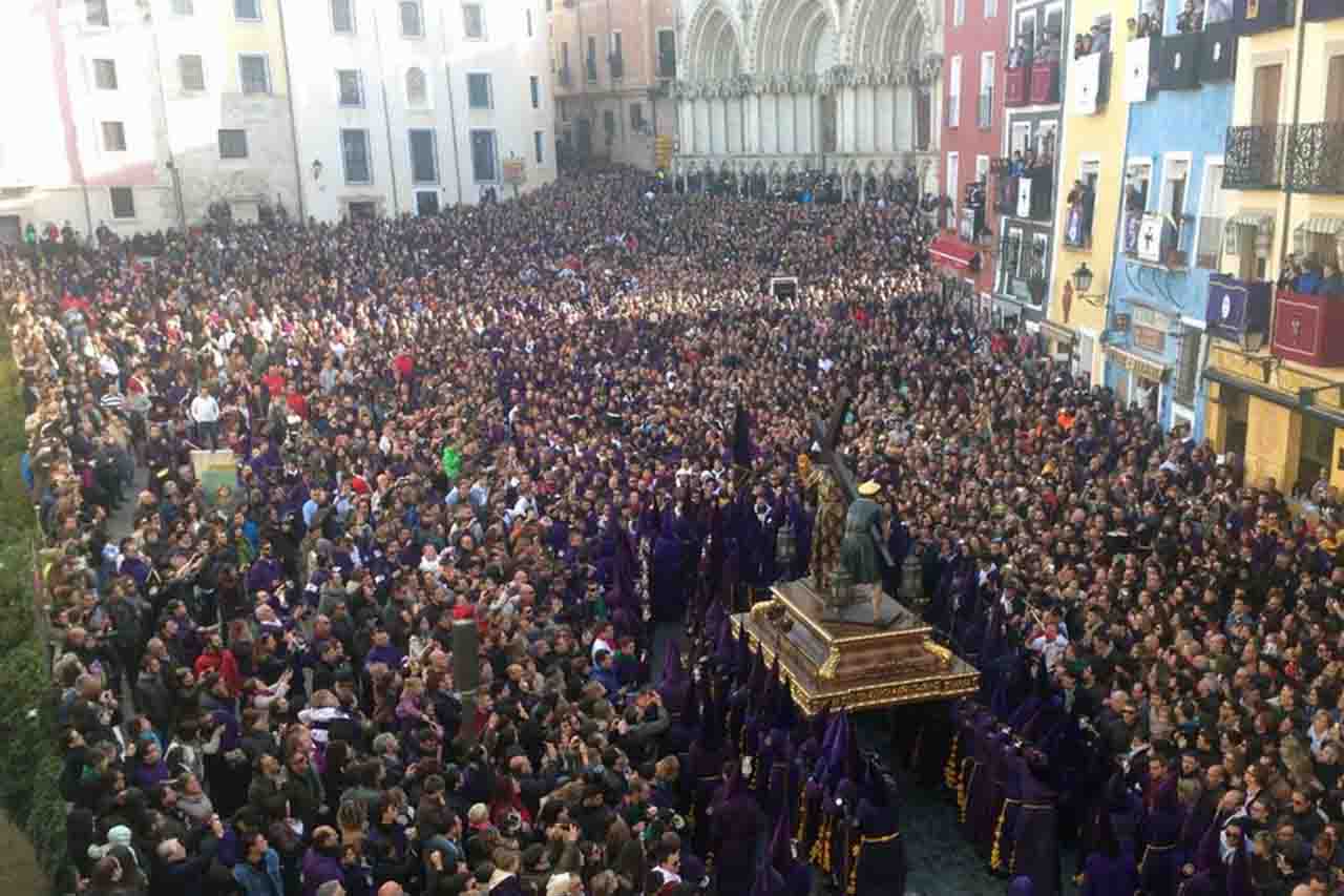 La procesión Camino del Calvario de Cuenca, también conocida popularmente como 'Las Turbas'. La Semana Santa dispara los casos de Covid-19 / Foto: EP