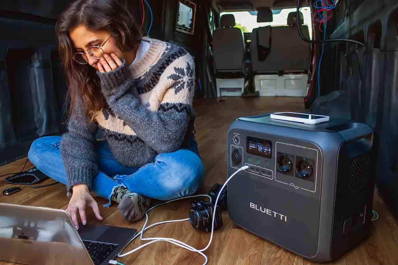 La nueva BLUETTI AC180 es perfecta para ir de camping o acampada