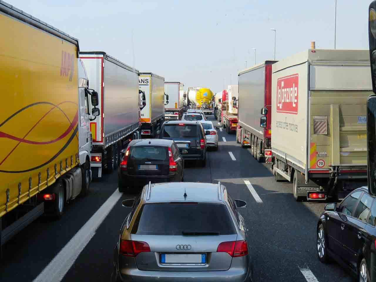 La descarbonización constituye uno de los retos del sector transportes / Foto: Pixabay