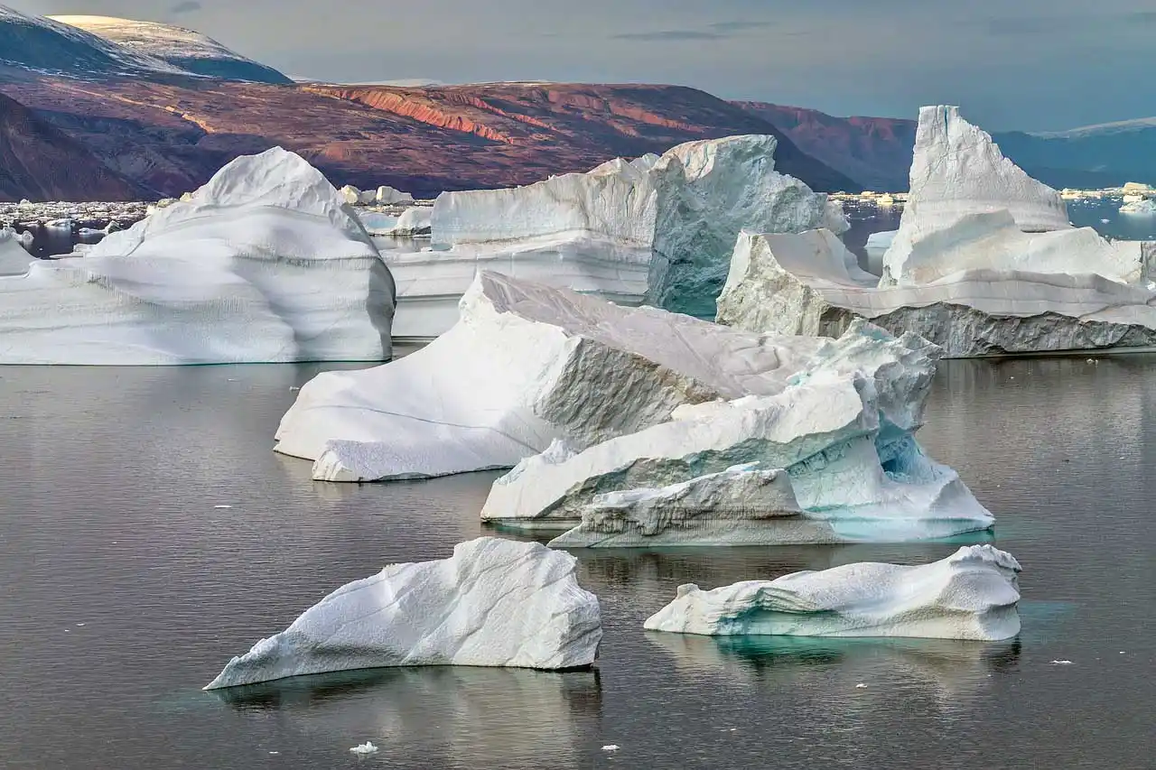 Bloques flotantes de hielo en el Ártico / Foto: PB