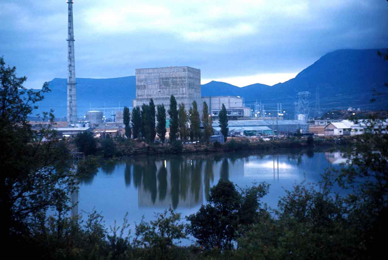 Desmantelar la central nuclear de Santa María de Garoña costará 475 millones de euros / Foto: Wikipedia