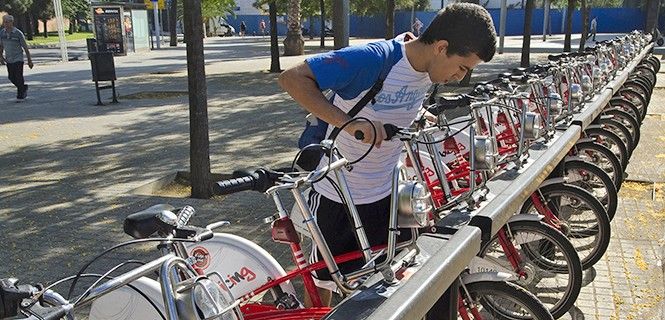 Cada vez más ciudades crean servicios públicos de alquiler / Foto: Josep Cano