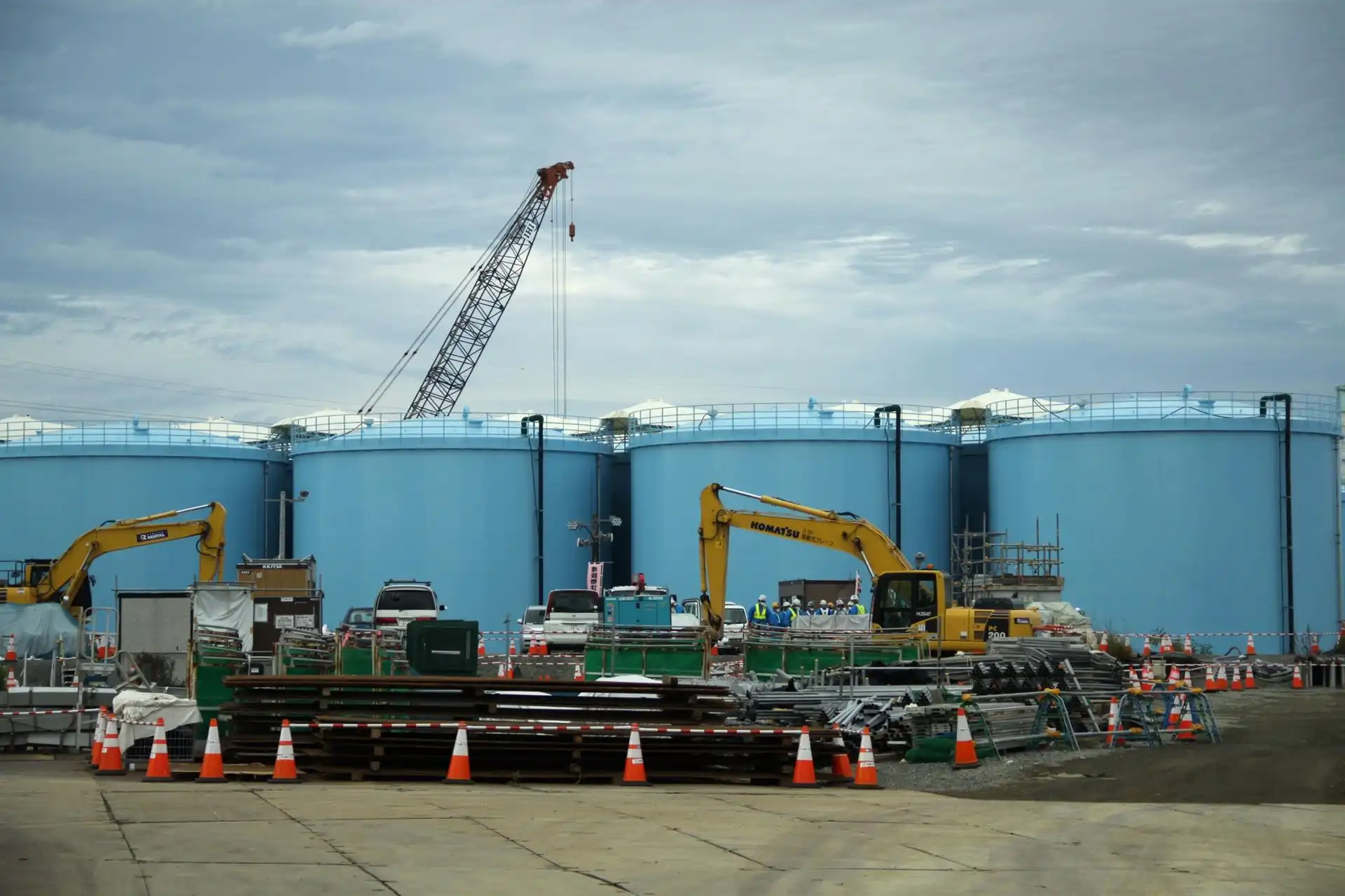 Tanques que almacenan aguas radiactivas en la central nuclear de Fukushima Foto: Xinhua News