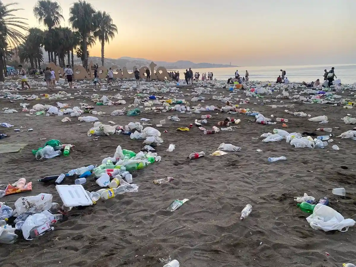 La noche mágica de San Juan. Playa de La Malagueta, Málaga / Foto: EP