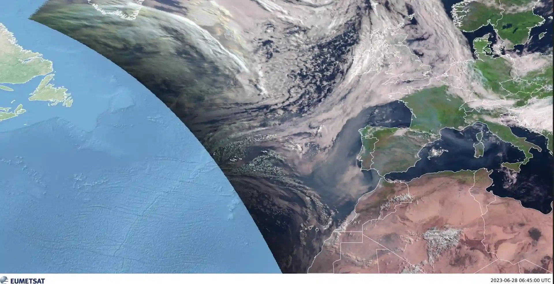 El humo procedente de los incendios de Canadá cubre la mayor parte de la Península / Imagen: AEMET