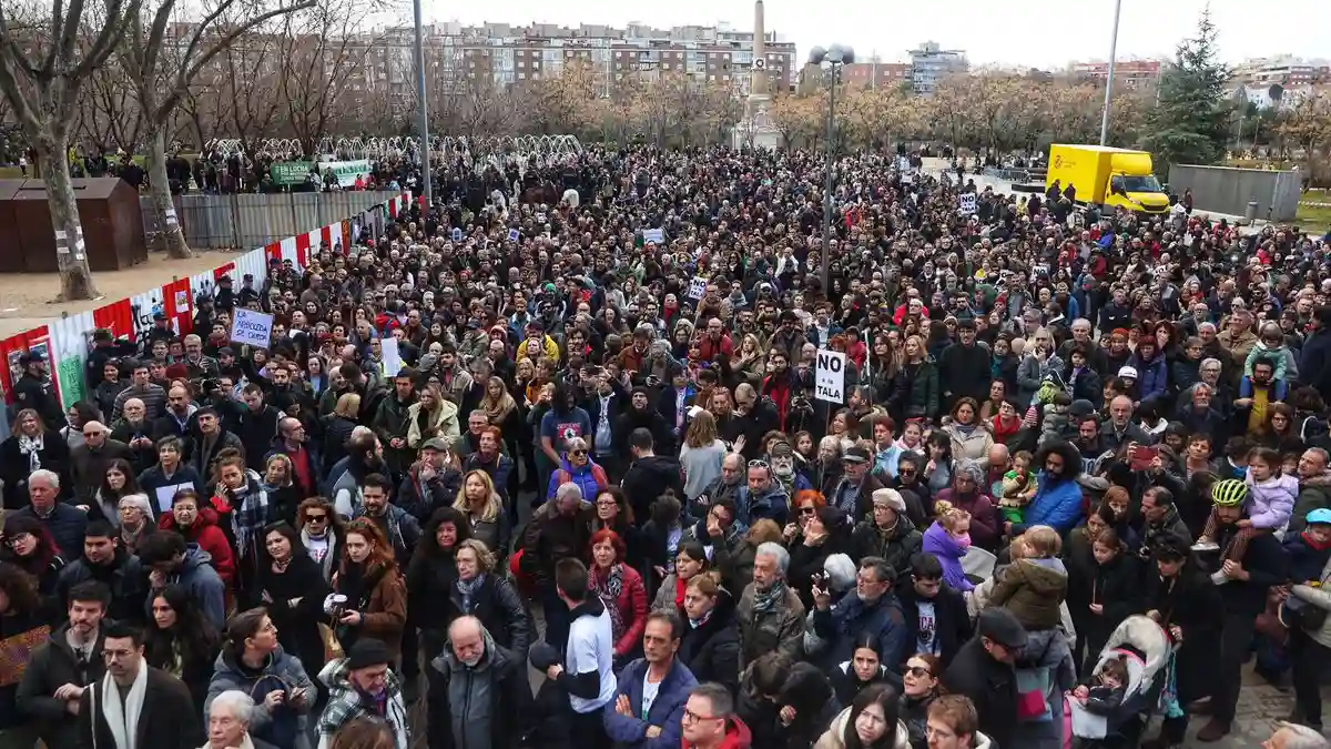 Manifestación contra la tala de 242 árboles en Madrid Río / Foto: EP