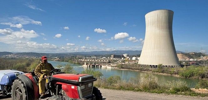 Central nuclear convencional de Ascó (Tarragona), en el río Ebro / Foto: Josep Cano