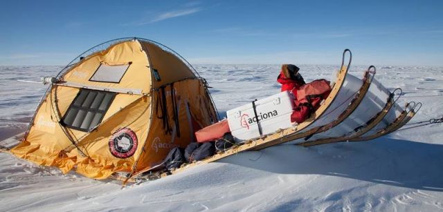 Su forma articulada permite a la 'mariposa polar' superar un desnivel del terreno / Foto: Acciona Windpowered Anctartica