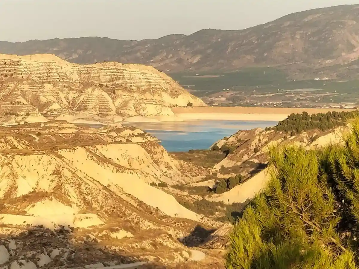 Los índices de escasez de la cuenca del Segura, en nivel de prealerta a 1 de agosto de 2023. Un embalse de la cuenca del Segura / Foto: EP