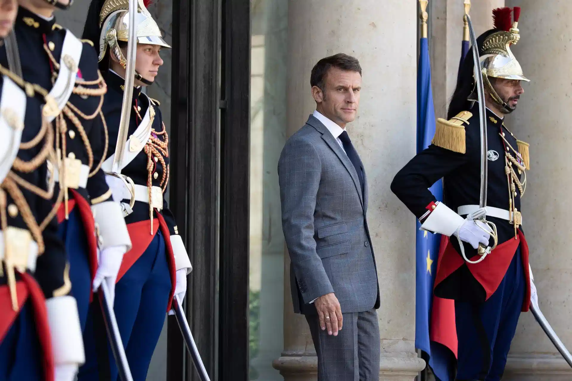 El presidente francés Emmanuel Macron en el Palacio del Elíseo el 21 de julio de 2023. Francia suspende la disolución contra un movimiento ecologista/ Foto: EP