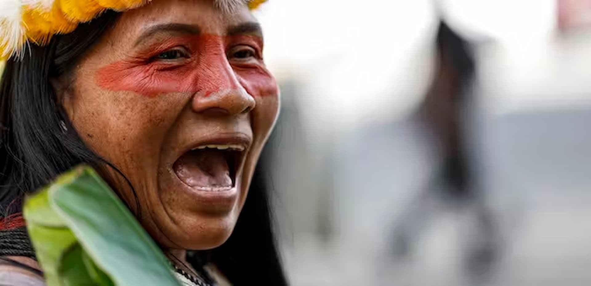 Quito, 14 de agosto de 2023 la comunidad indígena Waorani se manifiesta a favor del referéndum para poner fin a la explotación petrolera en el parque nacional Yasuní, Ecuador / Foto:   Martin Bernetti - The Conversation