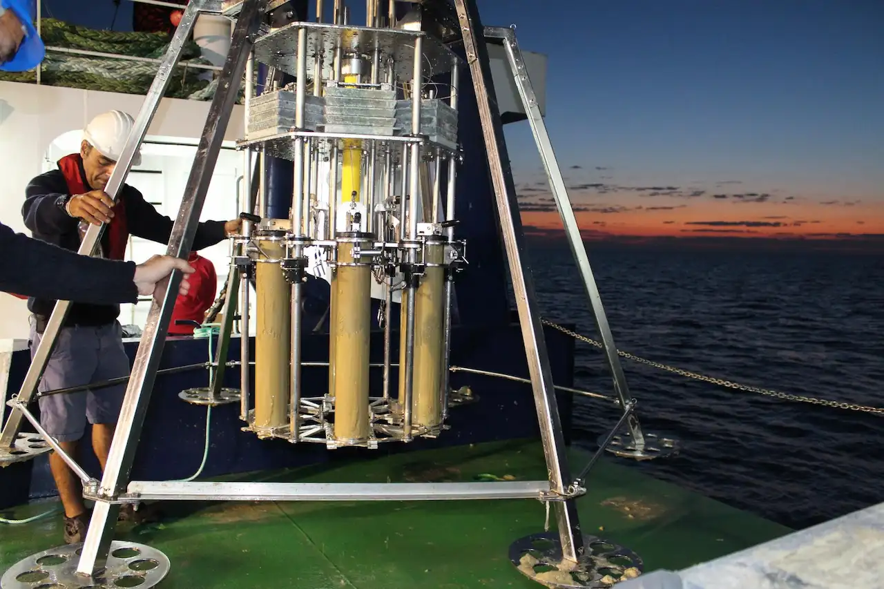 Investigación sobre la acidificación oceánica en el Mediterráneo / Foto: UAB