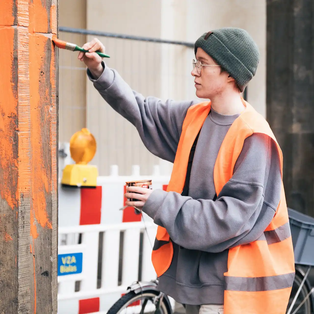 Acción de protesta de 'Letzte Generation' contra los combustibles fósiles. Jóvenes activistas climáticos pintan de nuevo la Puerta de Brandeburgo  / Foto: Letzte Generation