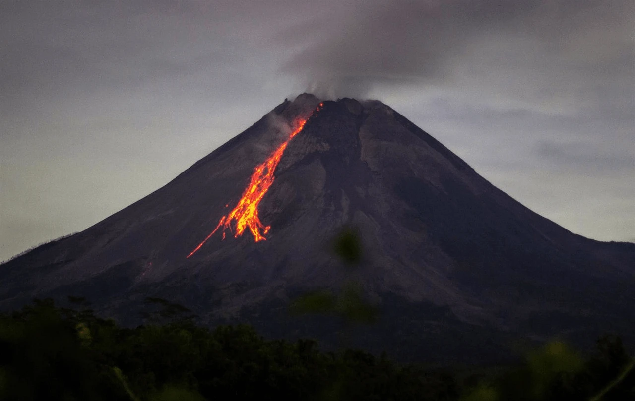 Imagen de archivo de la erupción del volcán Merapi, en Indonesia / Foto: EP