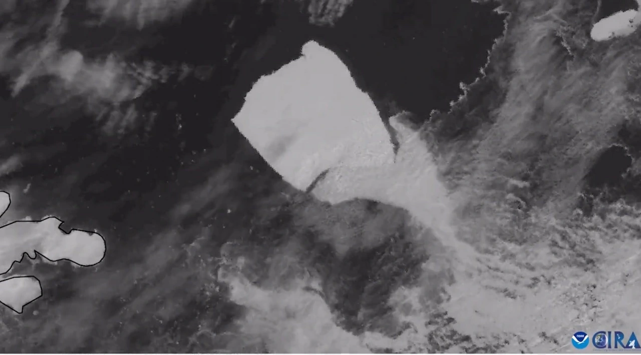 El iceberg gigante​​​​​​​ A23a que sale de la Antártida supera el tamaño de la isla de Mallorca / Foto: