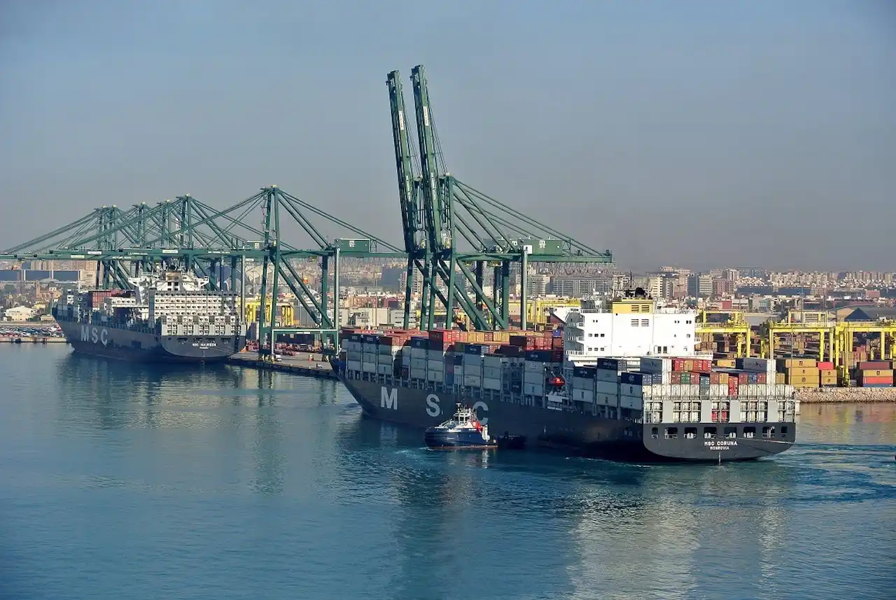 Asociaciones ecologistas tildan de 'obra innecesaria y despilfarradora' la ampliación del puerto de València / Foto: Puerto de València