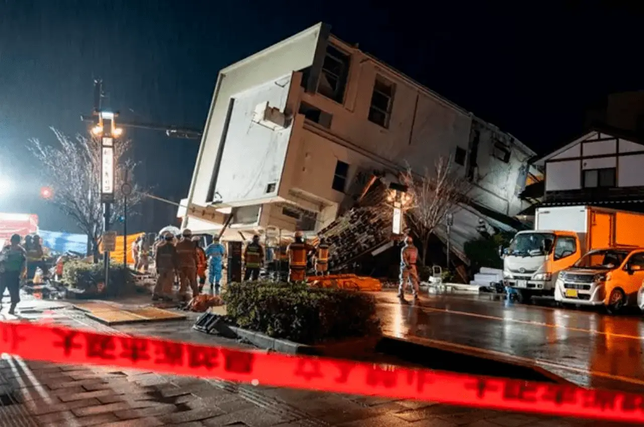 Trabajos de búsqueda en rescate en la localidad japonesa de Wajima tras el terremoto / Foto: EP
