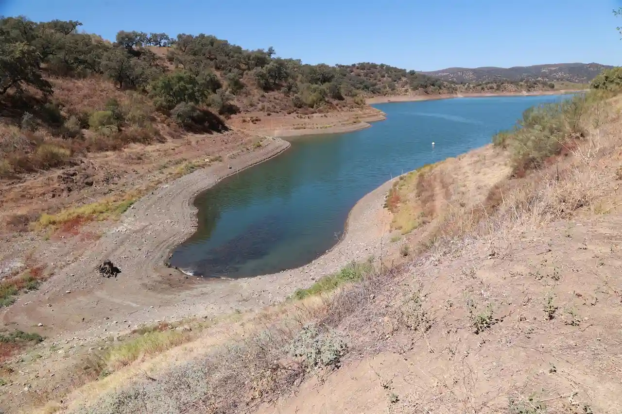 Embalse de la Minilla a 29 de agosto de 2023 en Sevilla continúa en emergencia por sequía  / Foto: EP