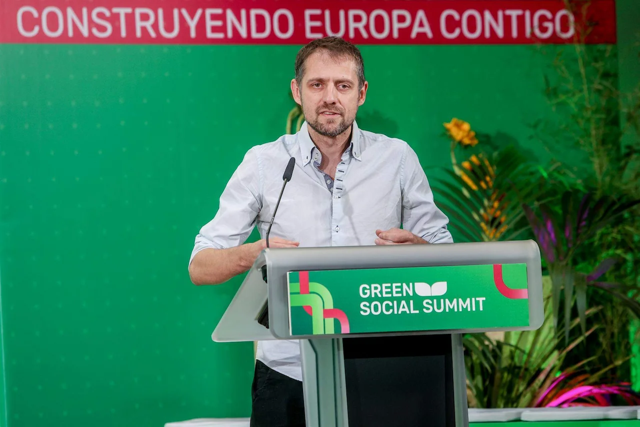 Florent Marcellesi coportavoz de Verdes Equo: Es "insuficiente" la propuesta de reducción de gases contaminantes de la CE / Foto: Ricardo Rubio - EP
