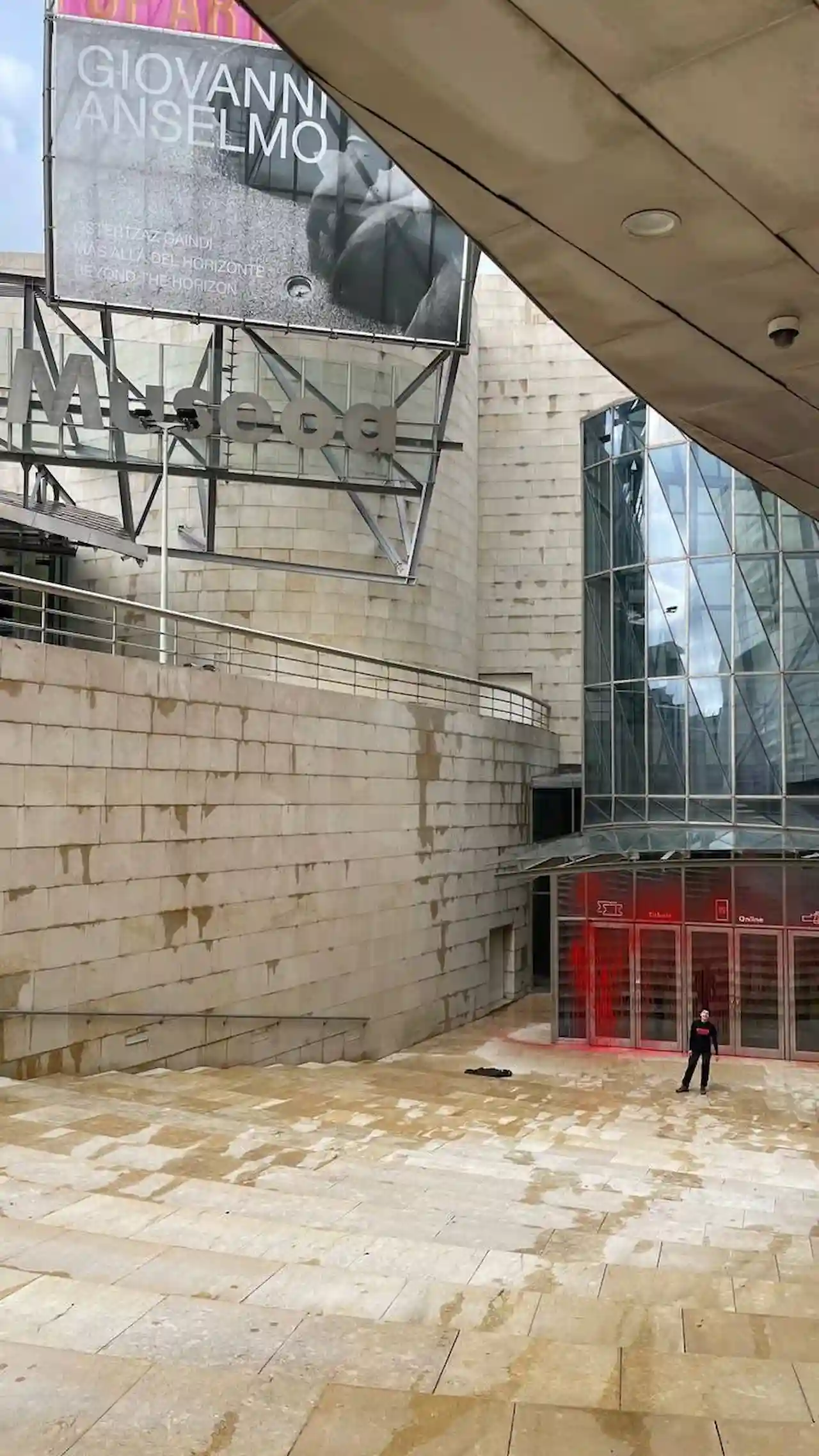 Activismo climático en la puerta del Guggenheim Bilbao / Foto: Futuro Vegetal